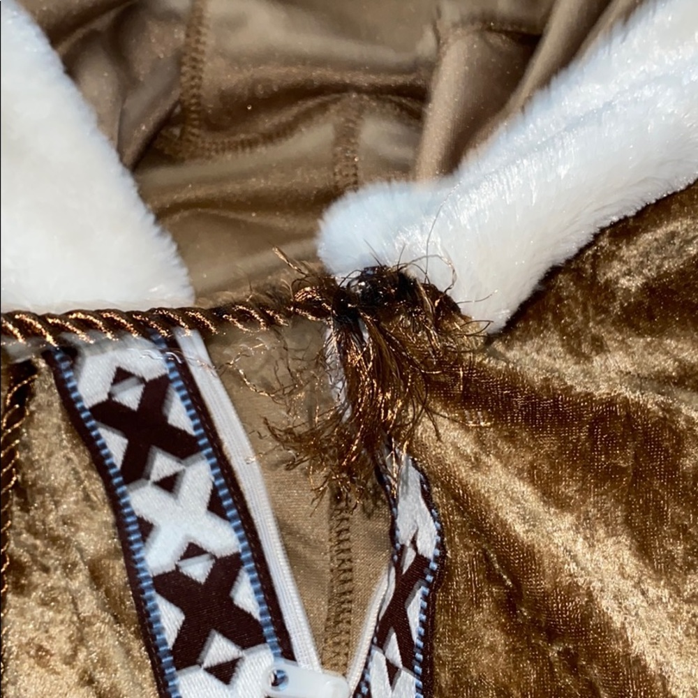 Eskimo costume - Picture 6 of 8